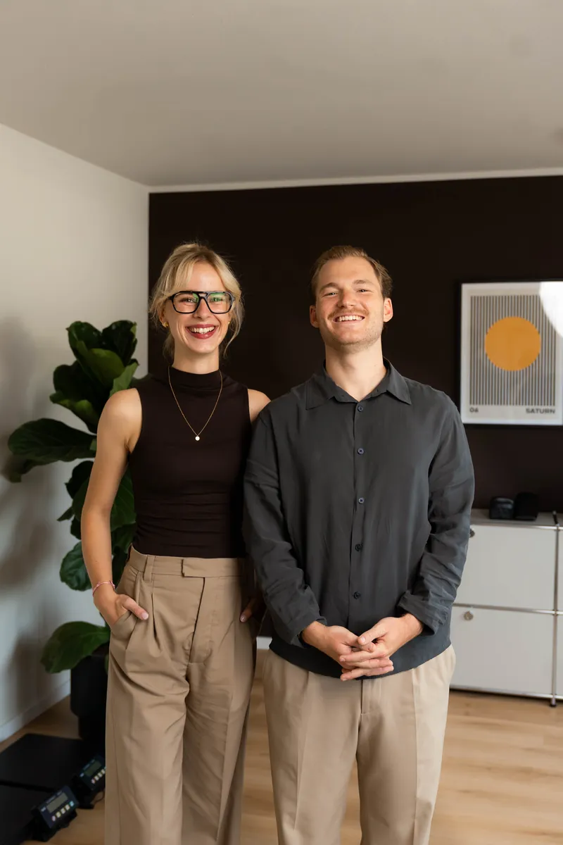 Felix Kowol und Laetitia Prinz in der Praxis